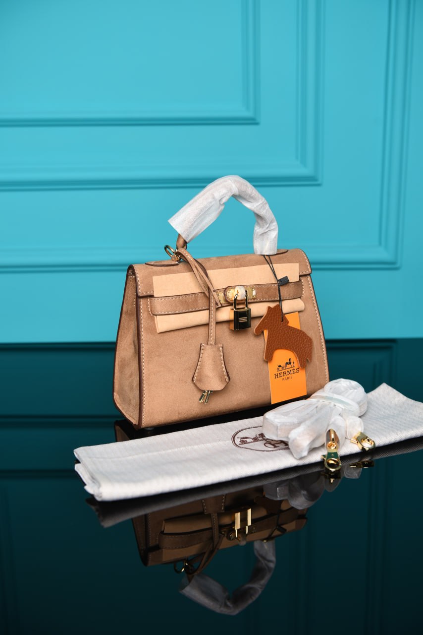 HM - Kelly 22 Bag in Suede