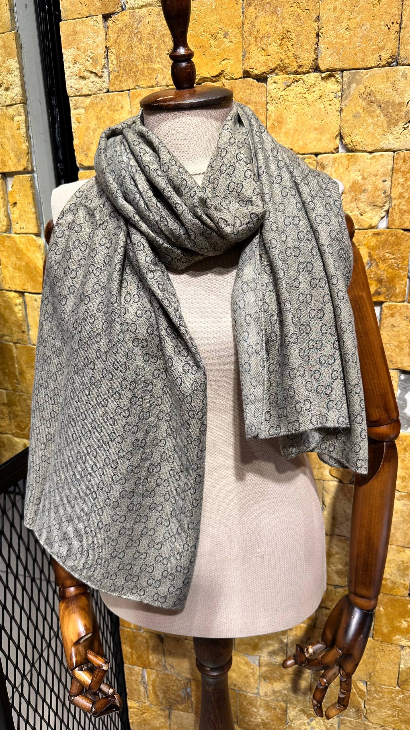 GCC - Shawl