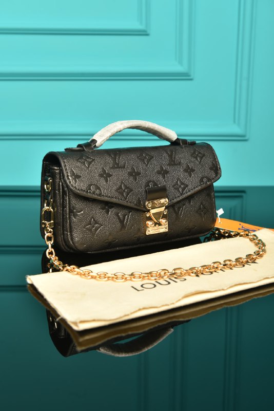 L - Pochette Metis East
