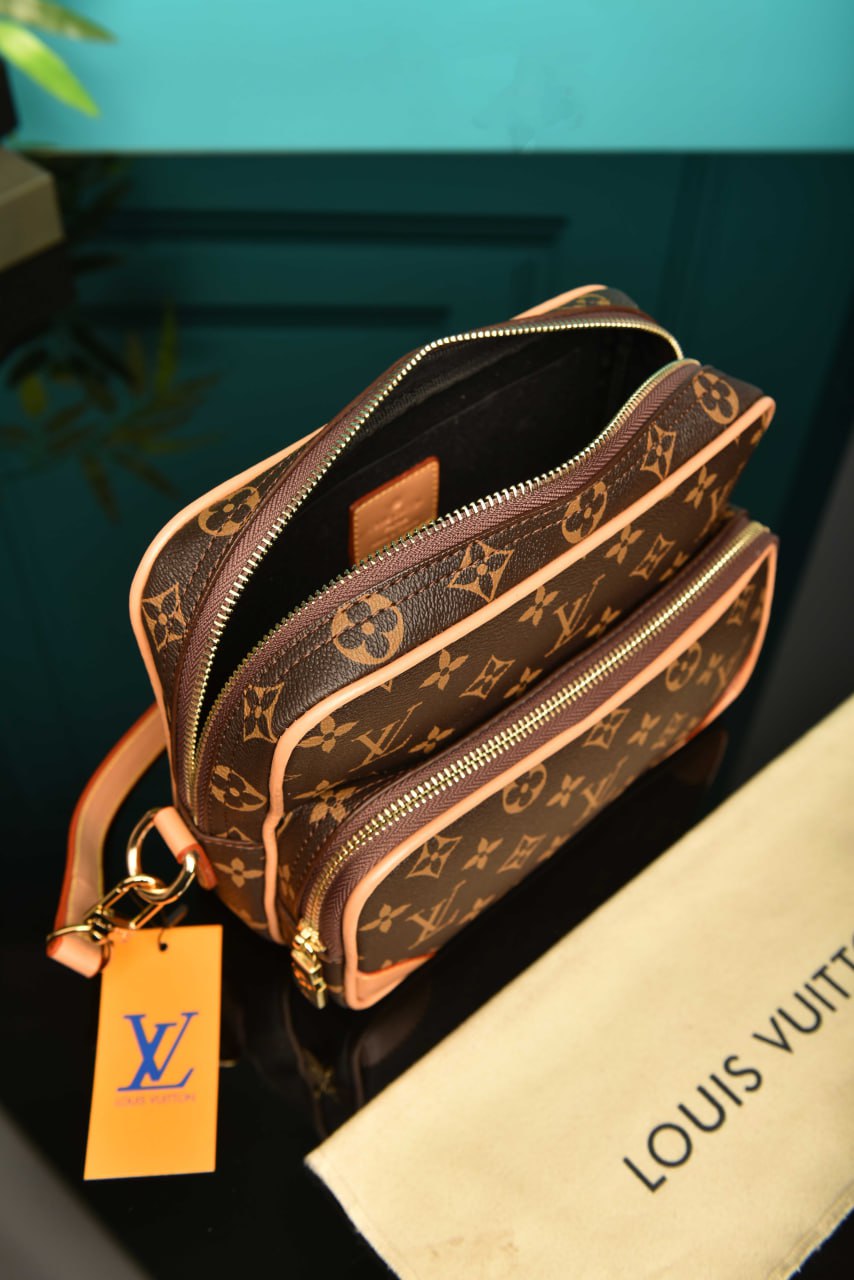 L - Nil Crossbody