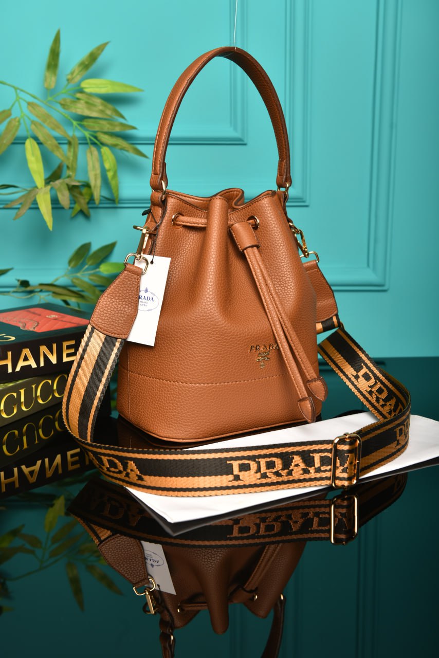 PR - Vitello Daino Bucket Bag