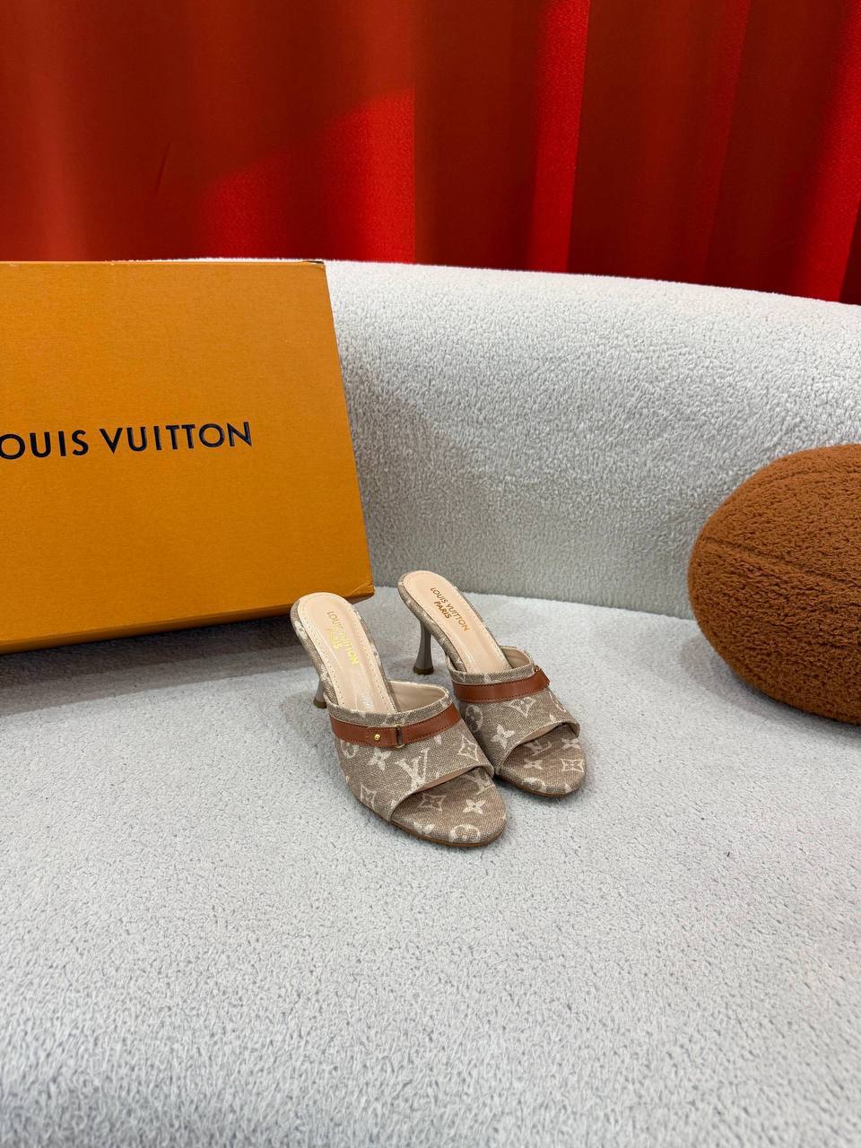 L - Shoes