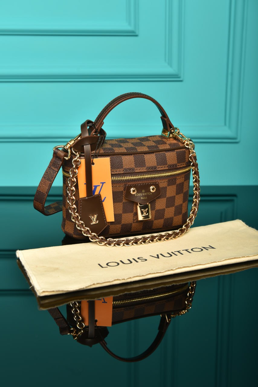 L - Vanity Chain Pouch