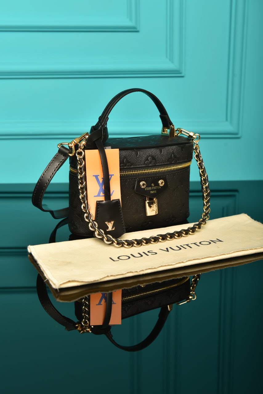 L - Vanity Chain Pouch