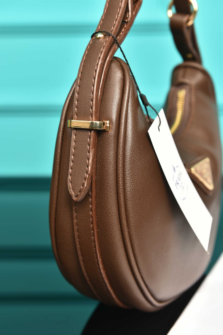 PR - Arque Small Leather Shoulder Bag