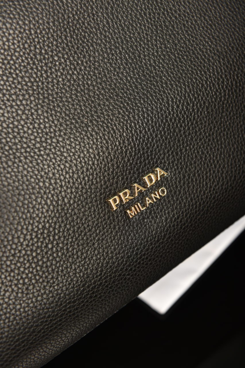 PR - Large Leather Shoulder Bag