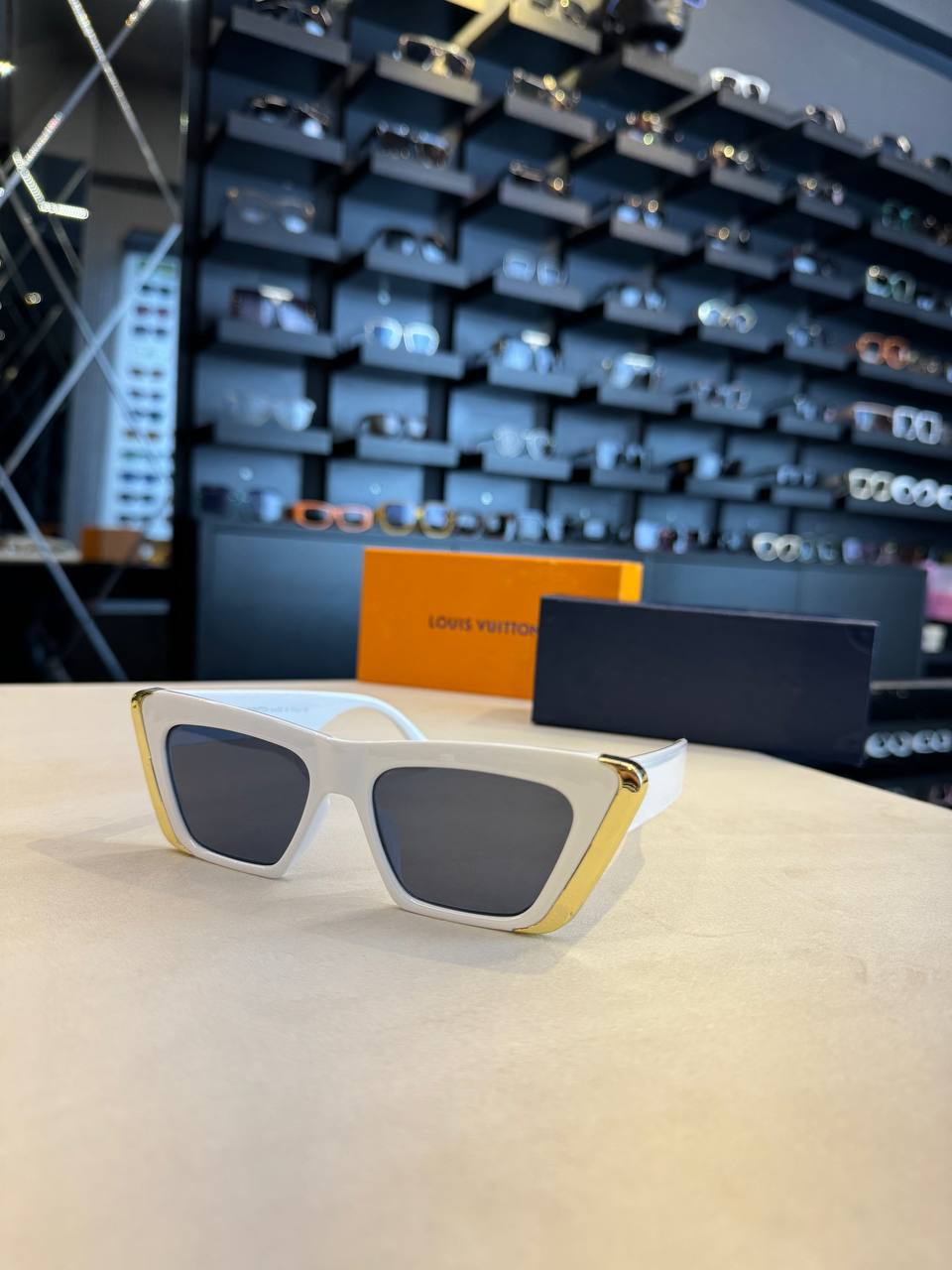 L - Sunglasses