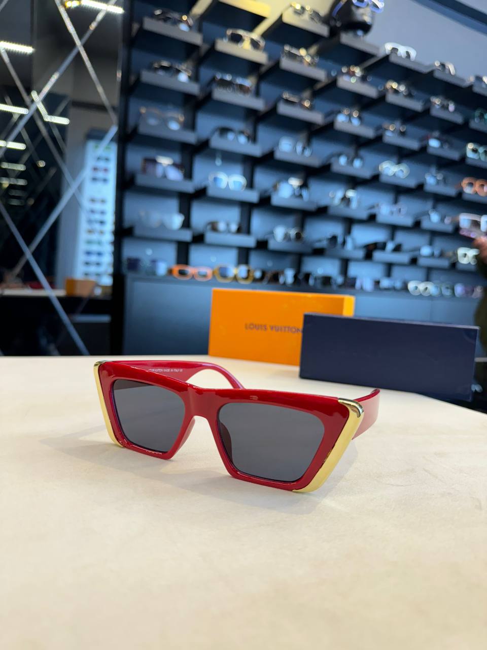 L - Sunglasses