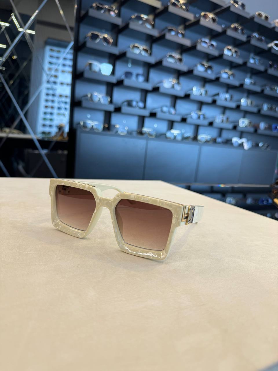L - Sunglasses