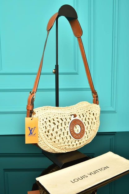 L - Icare in Raffia Bag