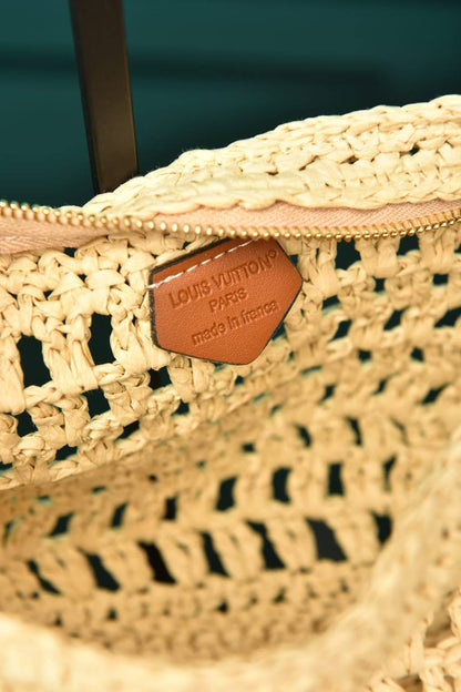 L - Icare in Raffia Bag