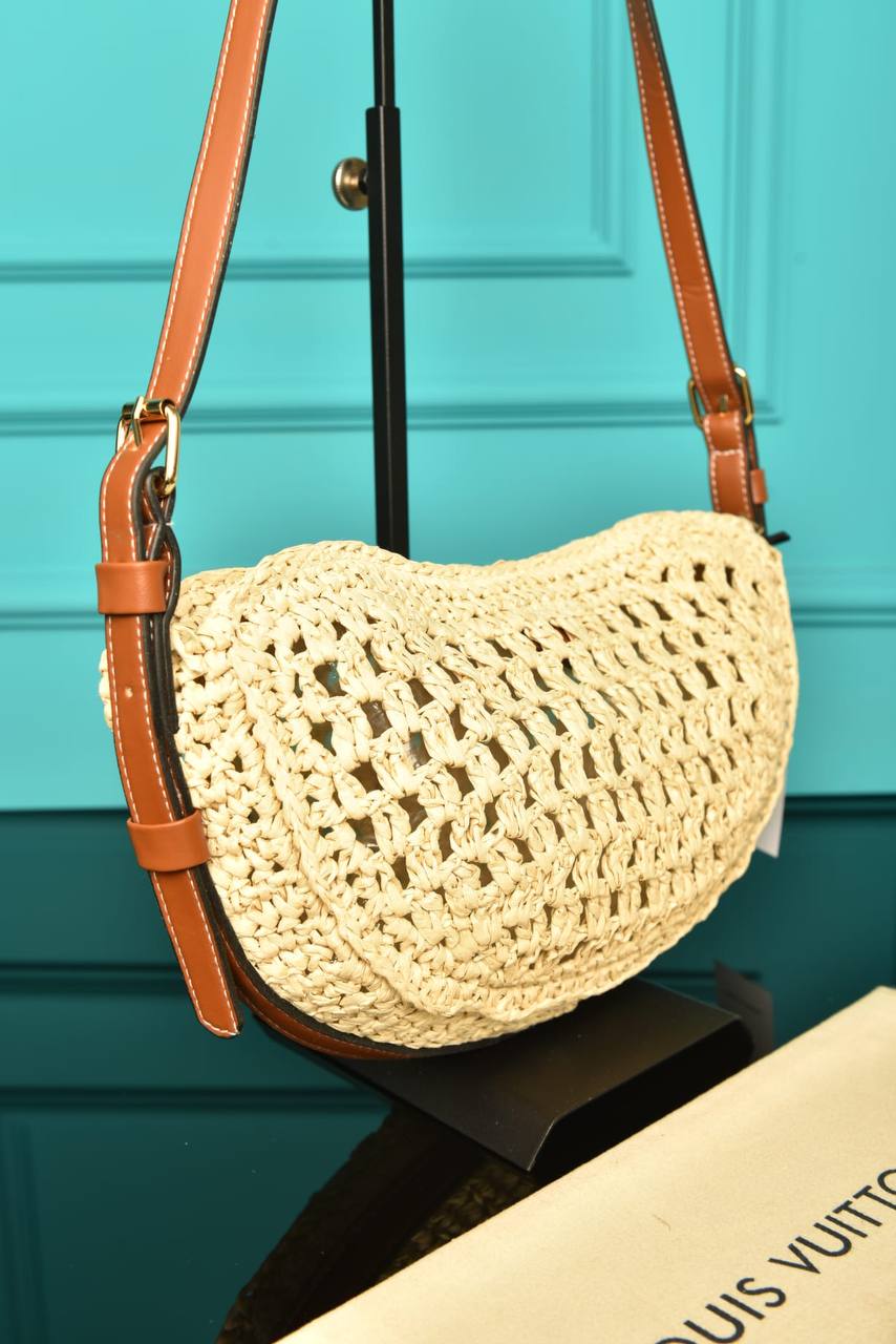 L - Icare in Raffia Bag