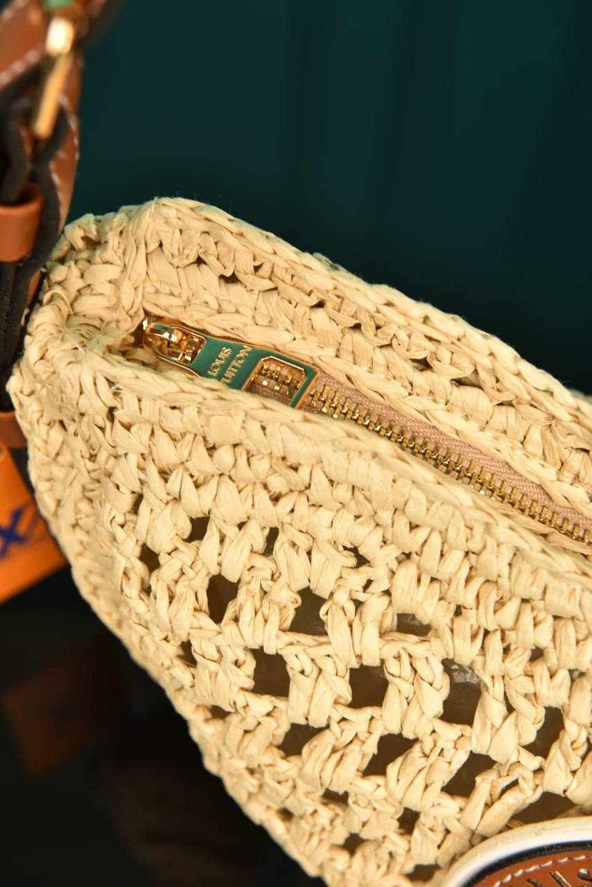 L - Icare in Raffia Bag