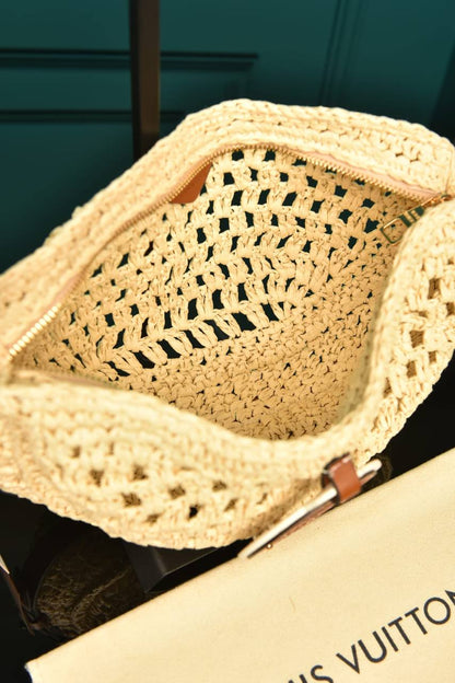 L - Icare in Raffia Bag