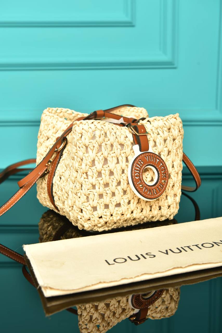 L - Noe Purse Bag