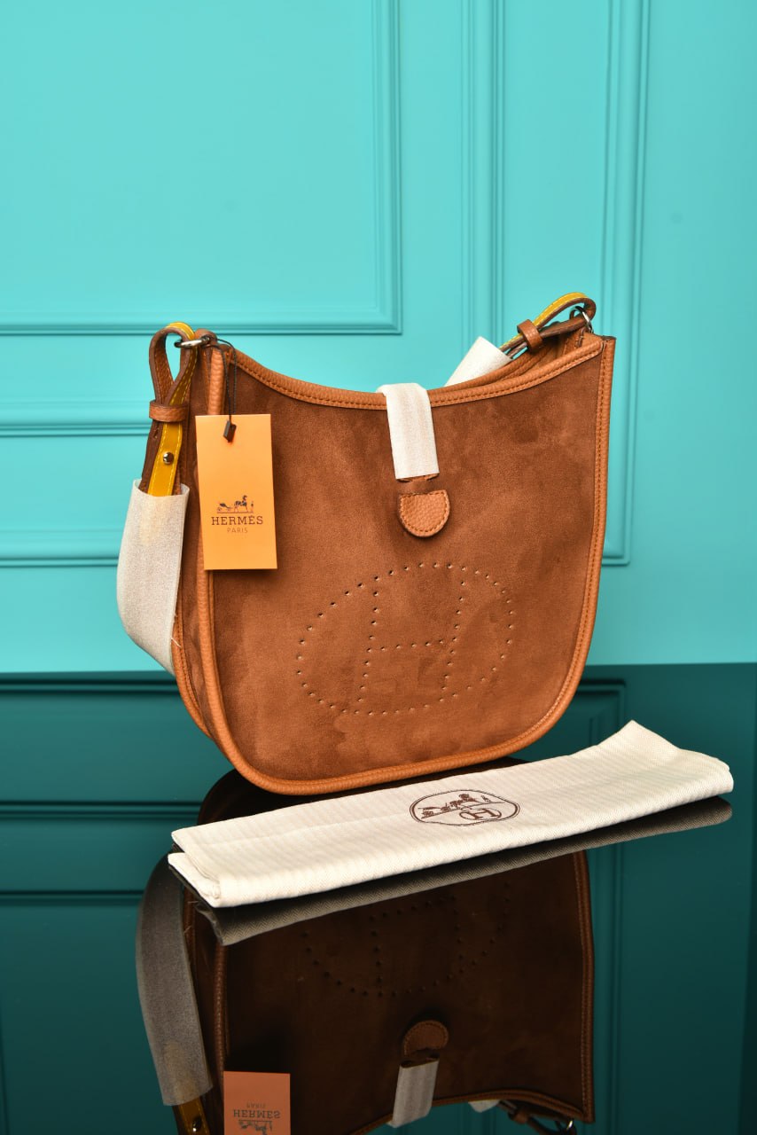 HM - Evelyne Crossbody Bag in Suede