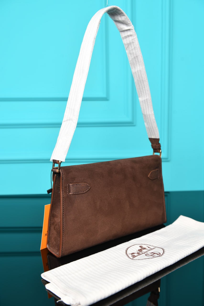 HM - Kelly Classique To Go Wallet in Suede