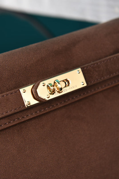 HM - Kelly Classique To Go Wallet in Suede
