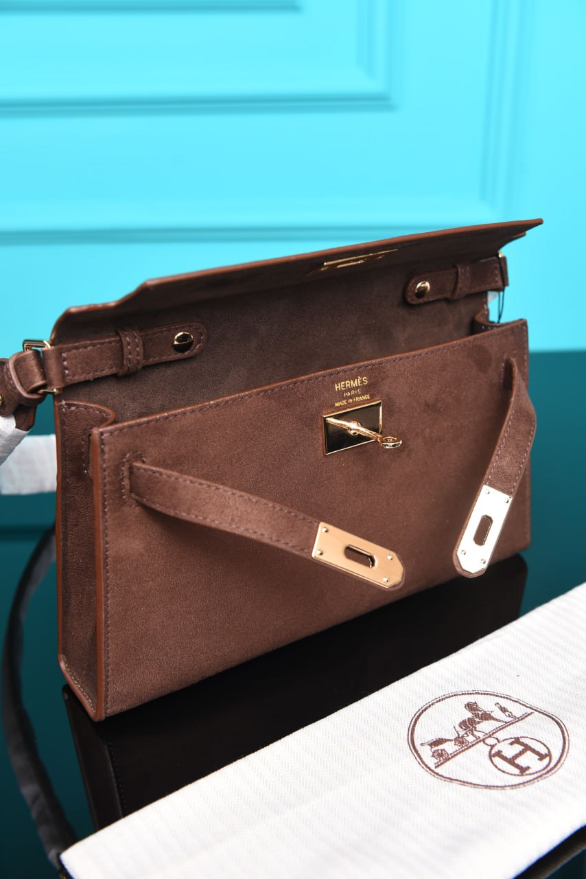 HM - Kelly Classique To Go Wallet in Suede