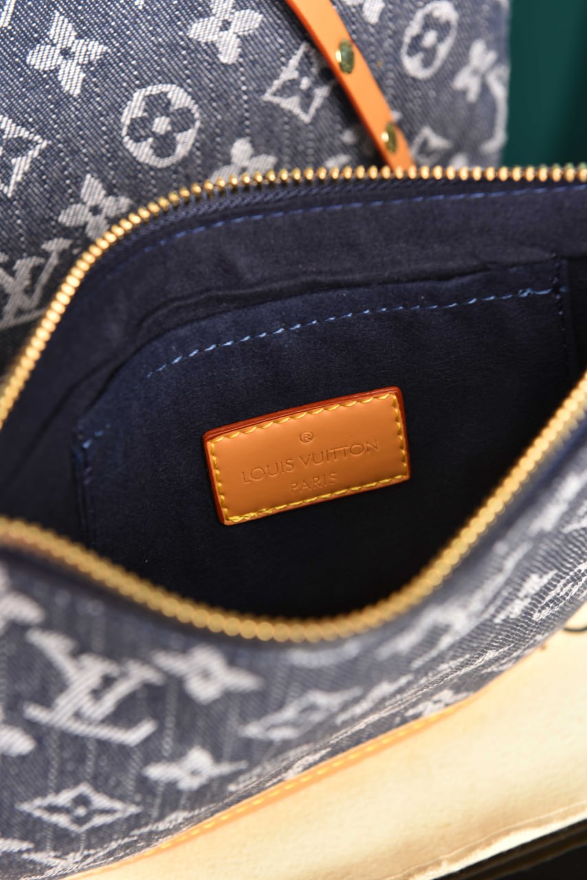 L - Carryall PM Bag in Denim