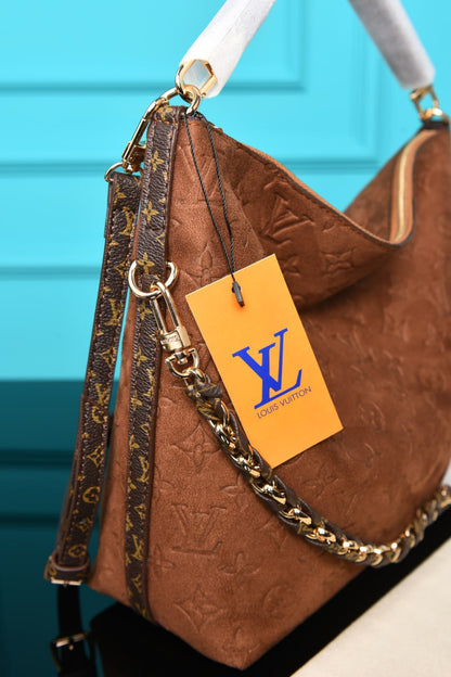 L - Multipass Bag in Suede