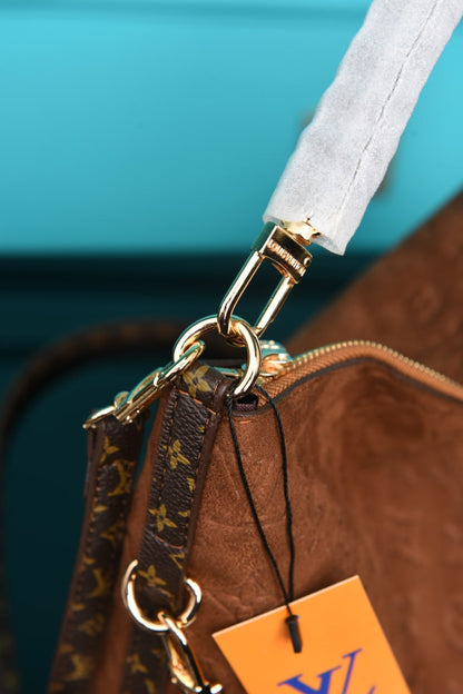 L - Multipass Bag in Suede