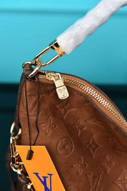 L - Multipass Bag in Suede