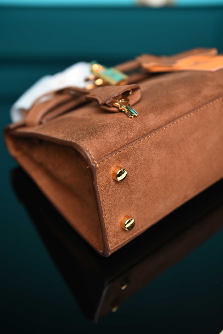 HM - Kelly 22 Bag in Suede
