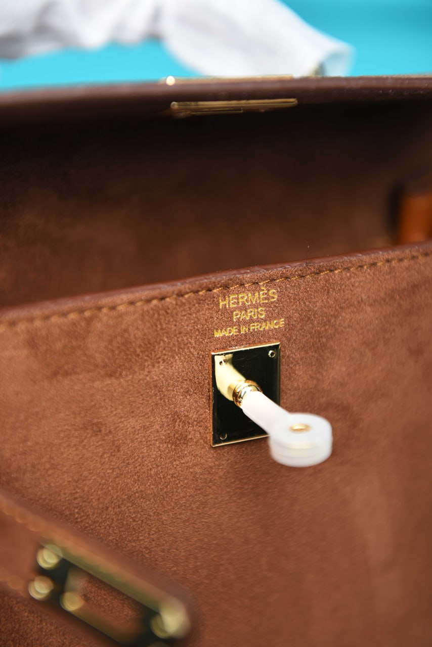 HM - Kelly 22 Bag in Suede