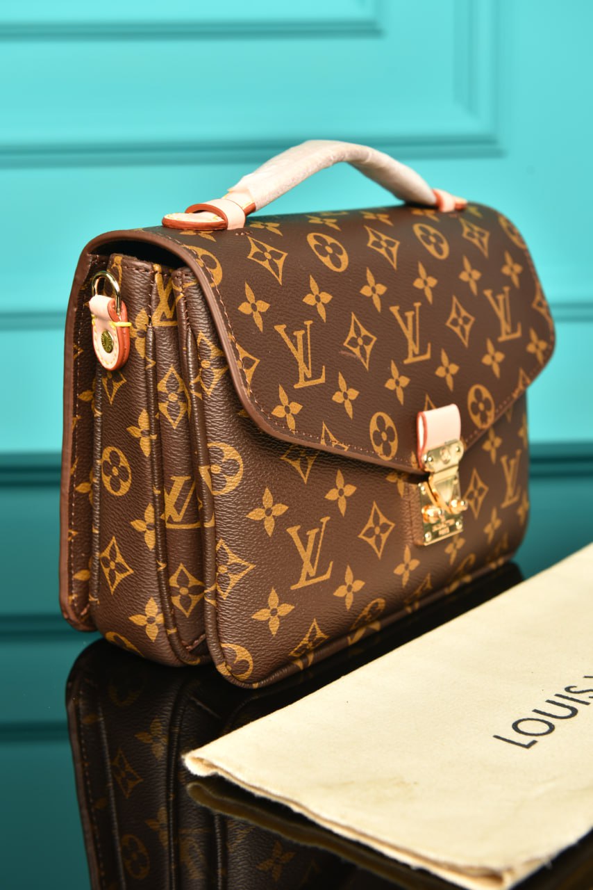 L - Metis Pochette