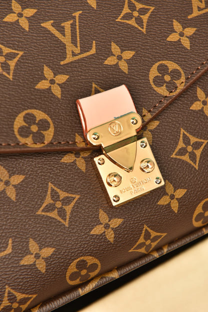 L - Metis Pochette