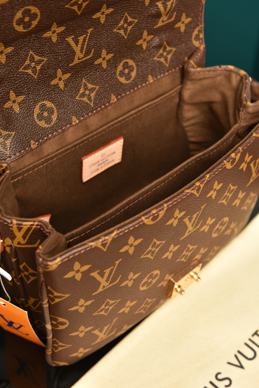 L - Metis Pochette