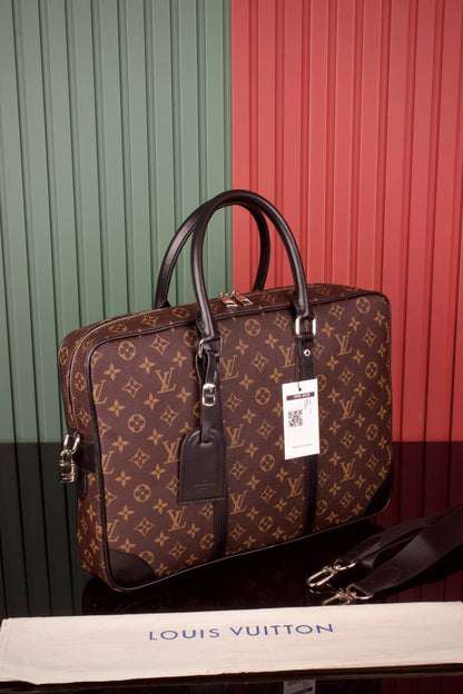 L - Porte-Documents Voyage PM Briefcase