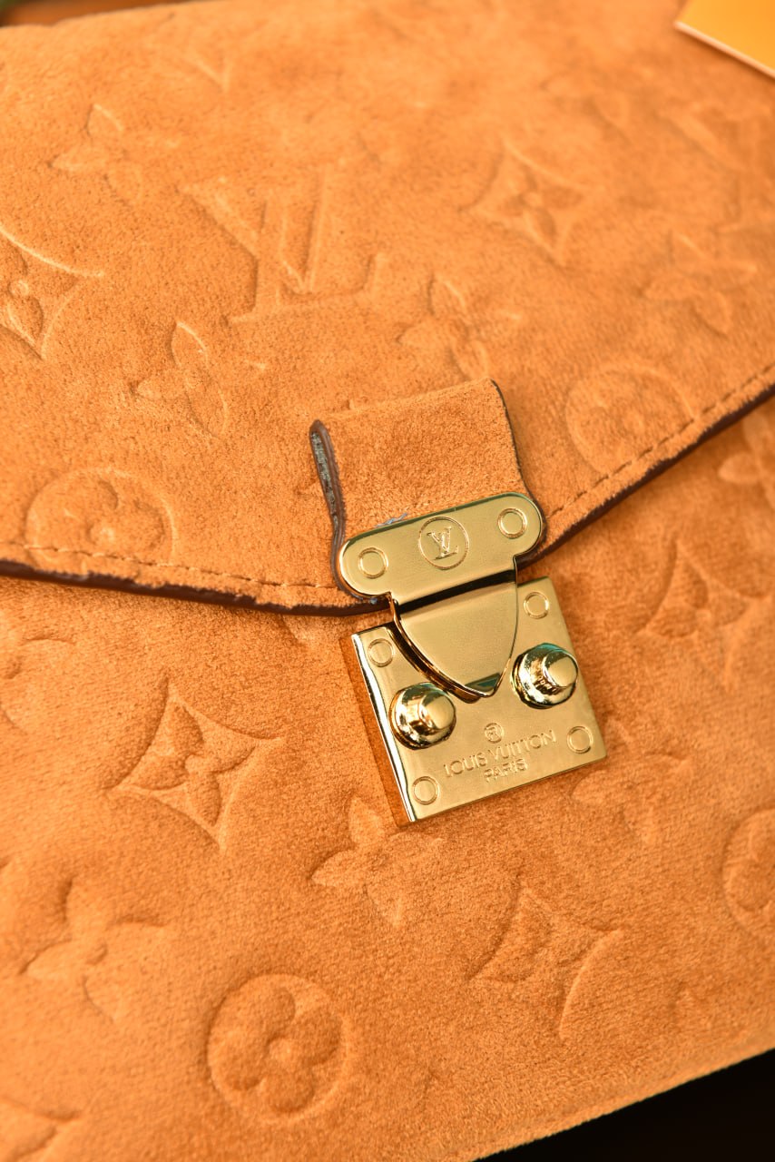 L - Pochette Metis Bag in Suede