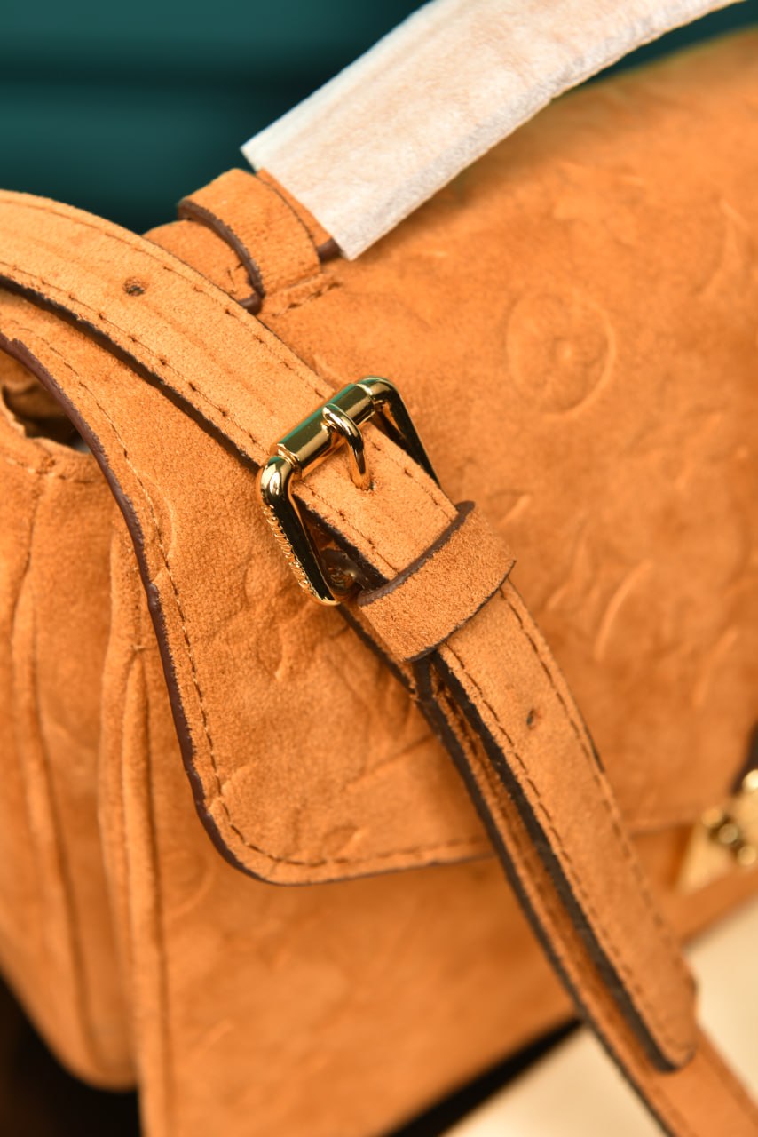 L - Pochette Metis Bag in Suede