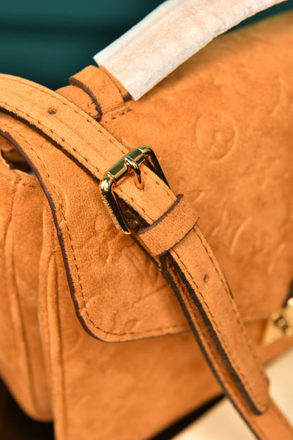 L - Pochette Metis Bag in Suede