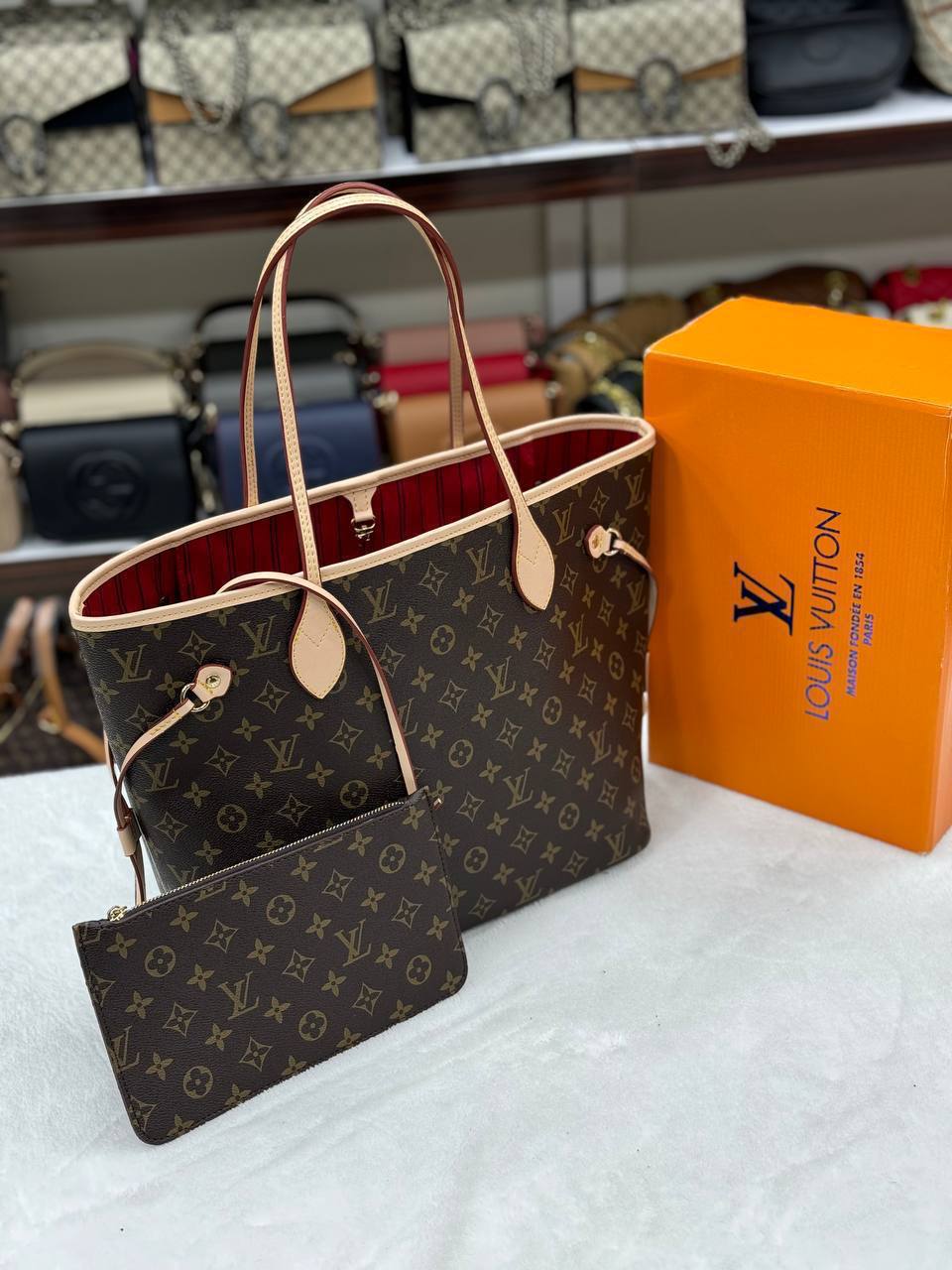 L - Neverfull Medium