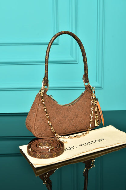 L - Catchy PM Bag in Suede