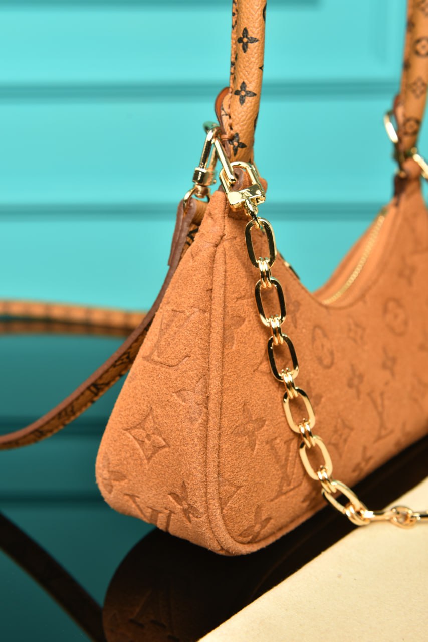 L - Catchy PM Bag in Suede