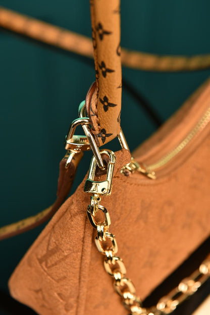 L - Catchy PM Bag in Suede