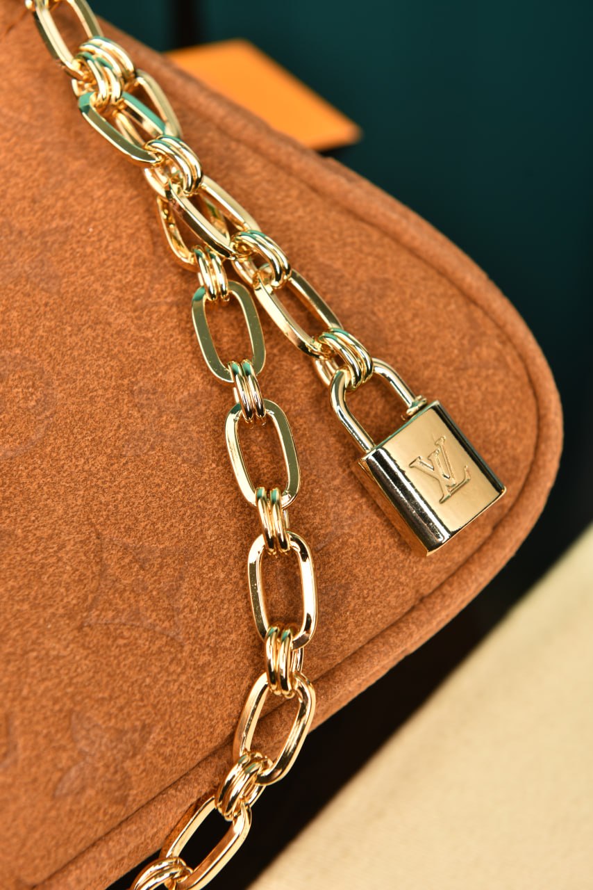 L - Catchy PM Bag in Suede