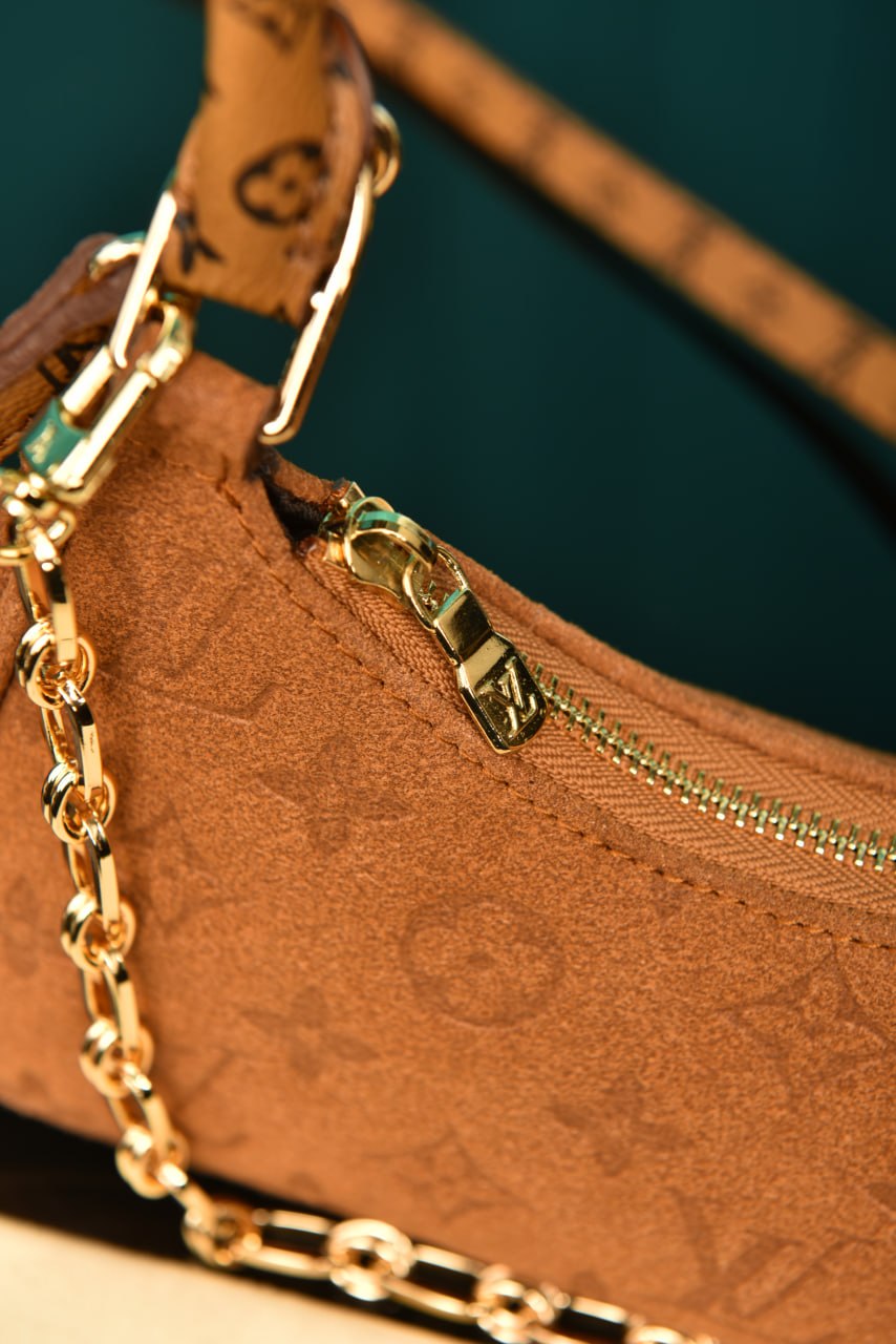 L - Catchy PM Bag in Suede