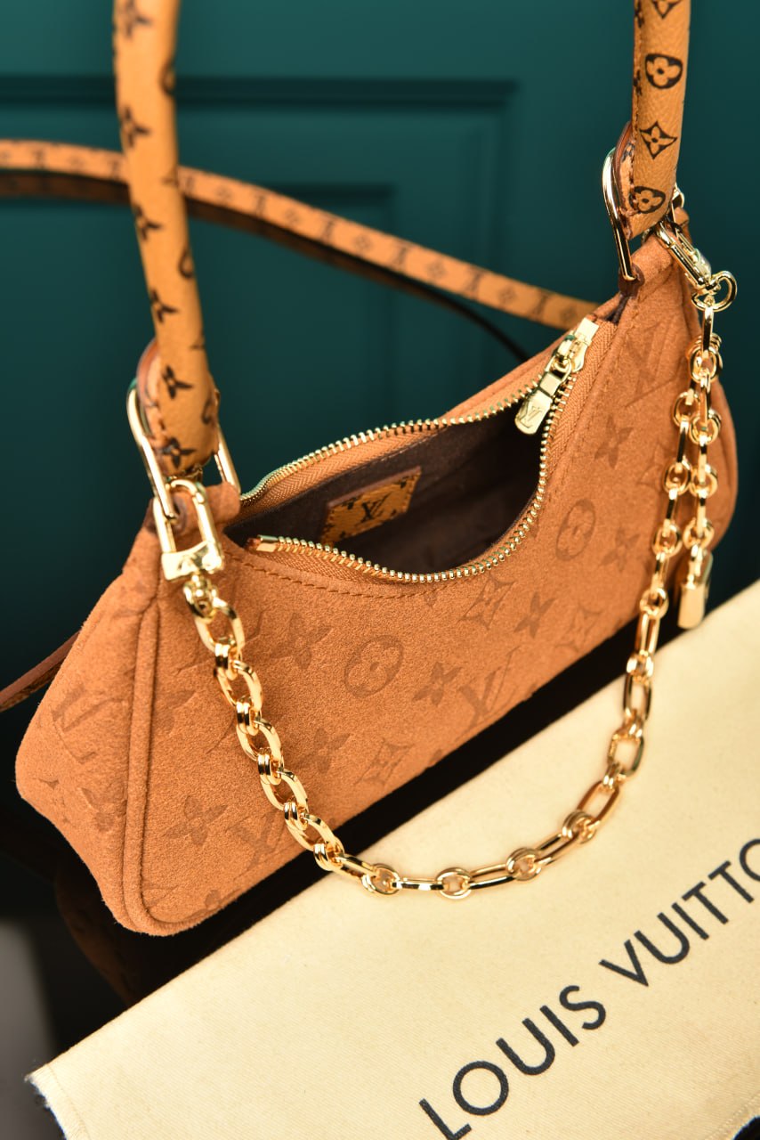 L - Catchy PM Bag in Suede