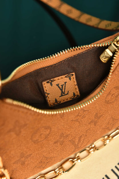 L - Catchy PM Bag in Suede