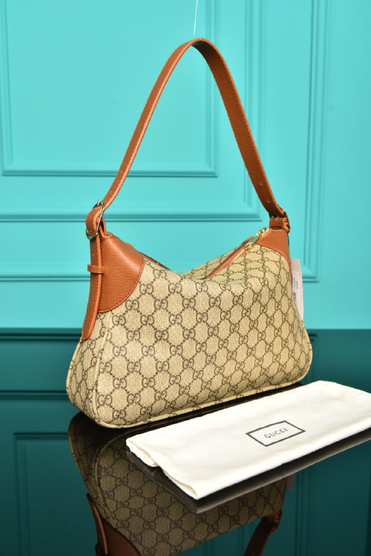 GCC - Emblem Small Shoulder Bag