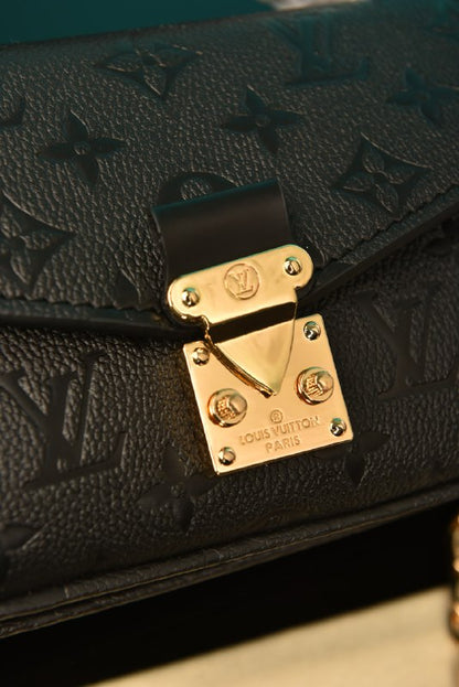L - Pochette Metis East (Black)