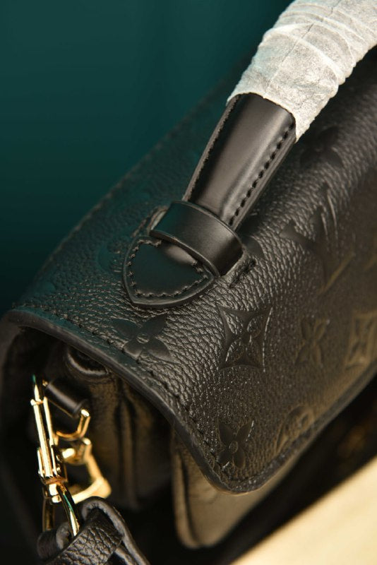 L - Pochette Metis East (Black)