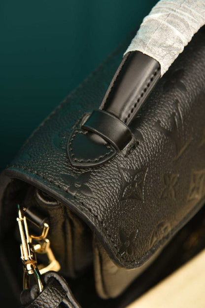 L - Pochette Metis East (Black)