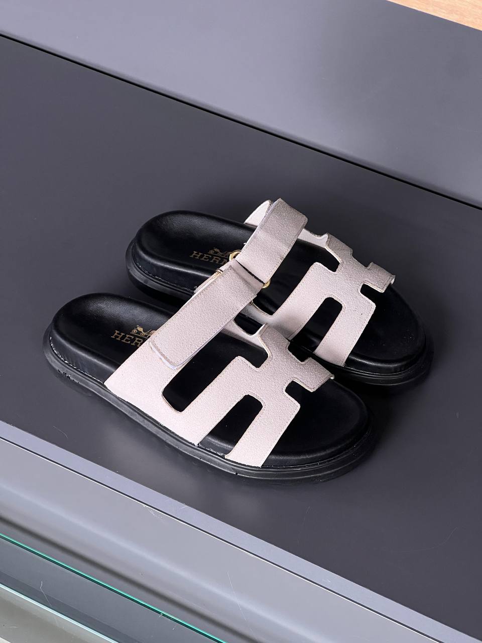 HM - Sandals