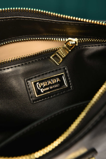 PR - Aimee Medium Leather Shoulder Bag